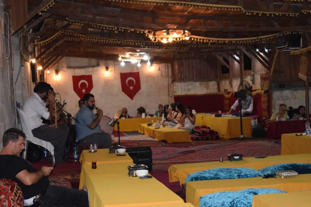 Urfa Sıra Gecesi : Urfa'nın En İyi Sıra Gecesi Mekanı - 4 urfa-sira-gecesi-3